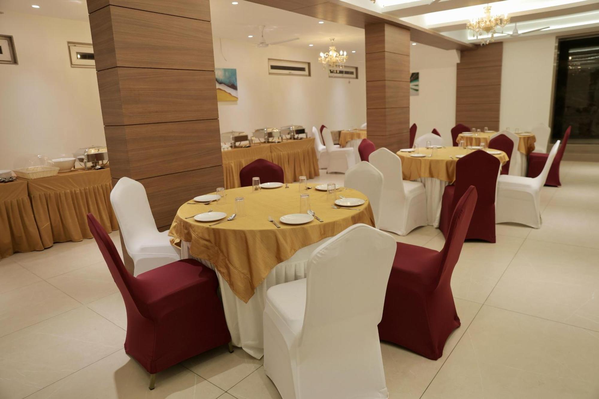 Hotel Carnival Parbhani ภายนอก รูปภาพ