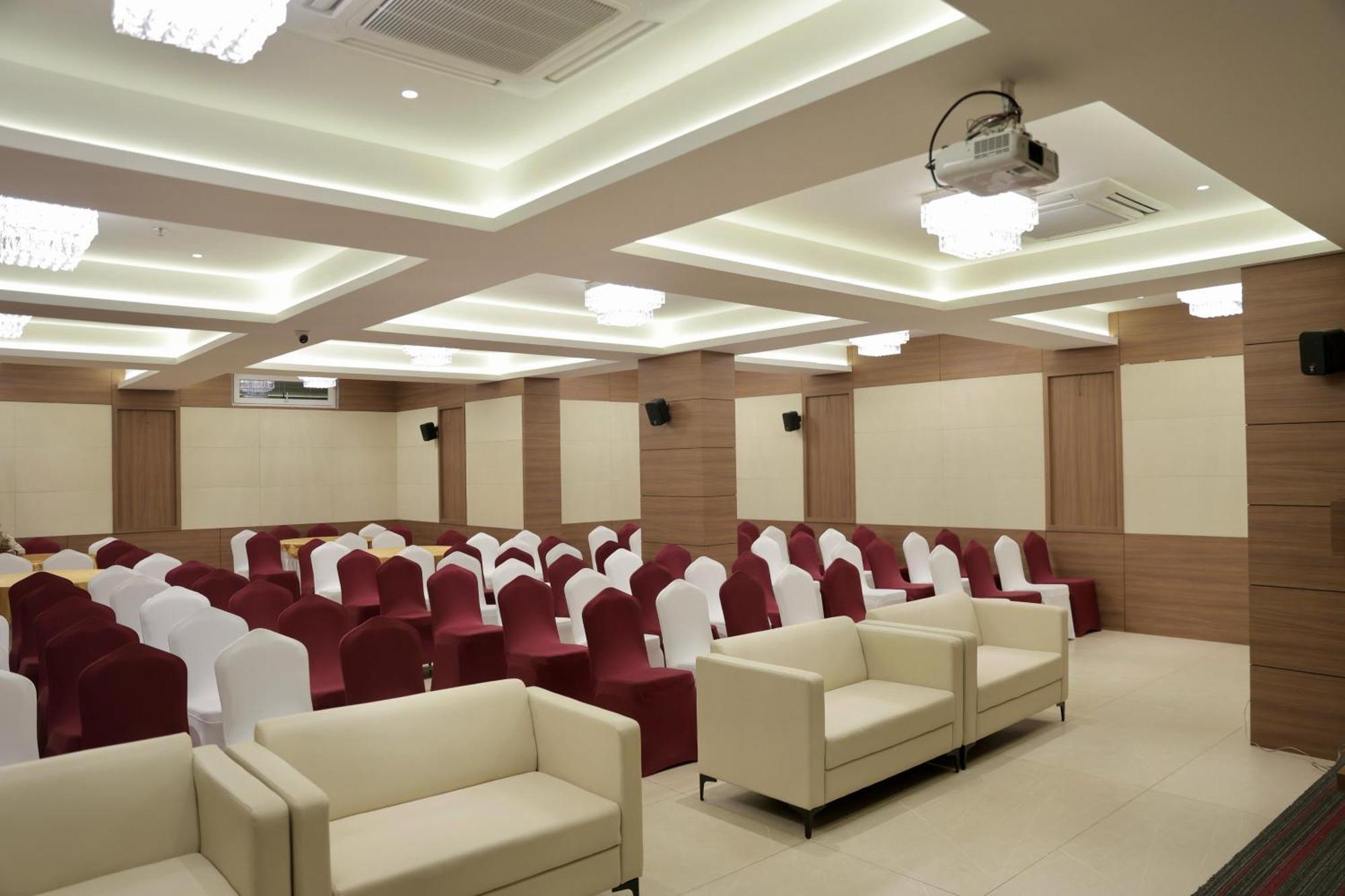 Hotel Carnival Parbhani ภายนอก รูปภาพ