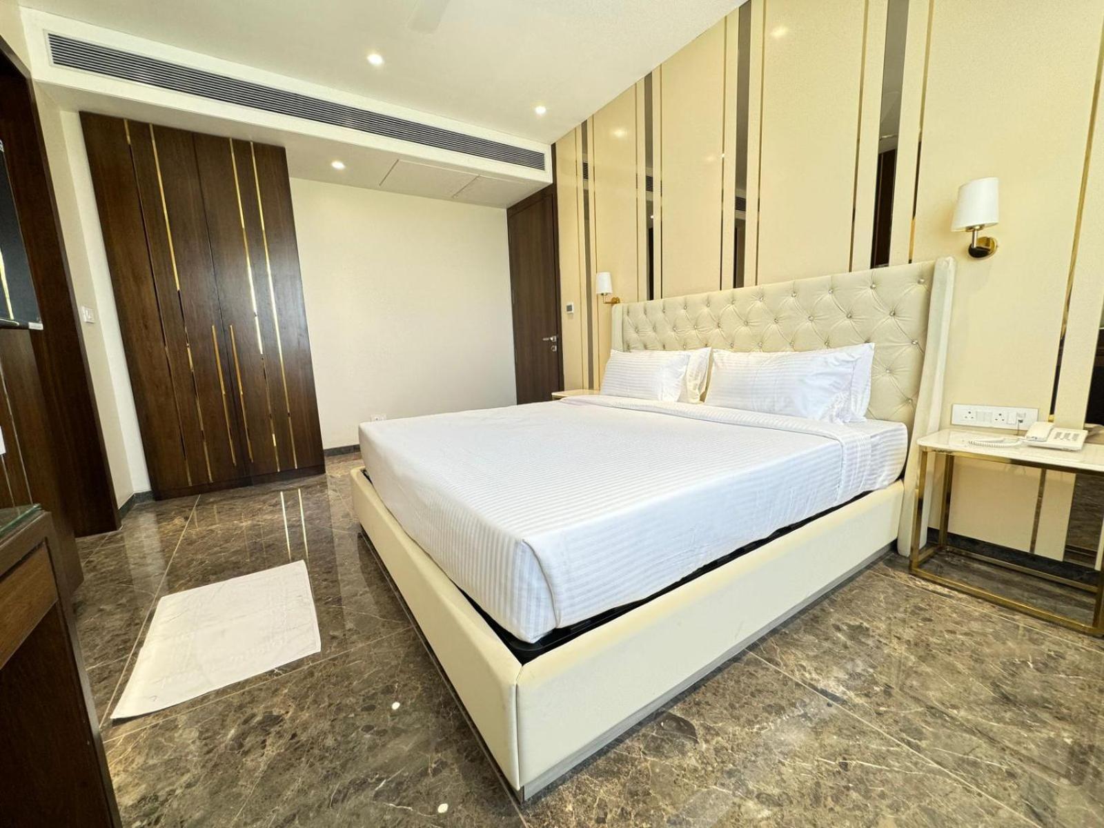 Hotel Carnival Parbhani ภายนอก รูปภาพ